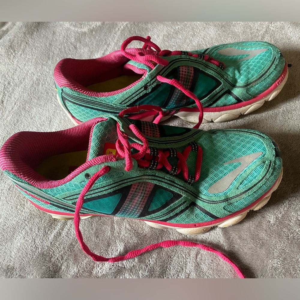 COPY - BROOKS PURE FLOW Womens size 7- good condition